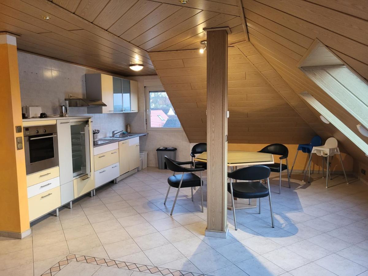 Fawiga Monteurwohnung Karben Buitenkant foto